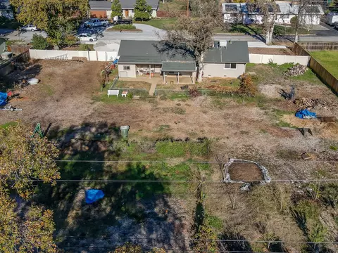 19011 Freda Ln, Redding, CA 96003 photo 5