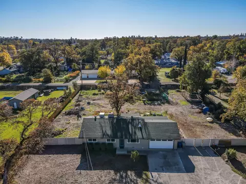 19011 Freda Ln, Redding, CA 96003 photo 2
