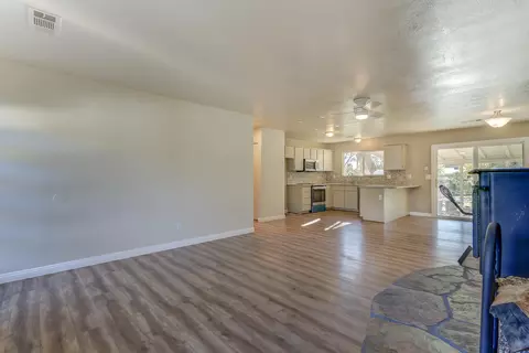 19011 Freda Ln, Redding, CA 96003 photo 9