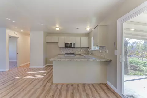 19011 Freda Ln, Redding, CA 96003 photo 12