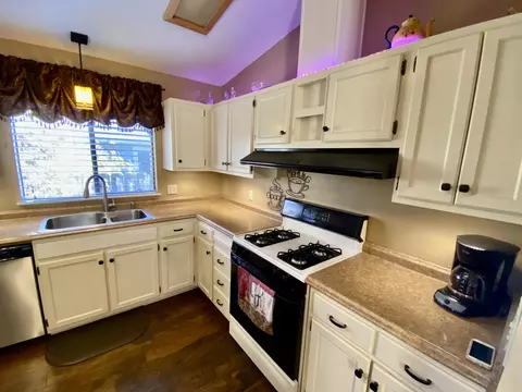 1263 Crag Walk, Redding, CA 96003 photo 11