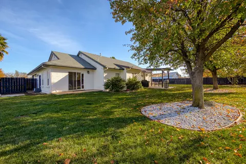 20203 Eastview Dr, Redding, CA 96002 photo 43
