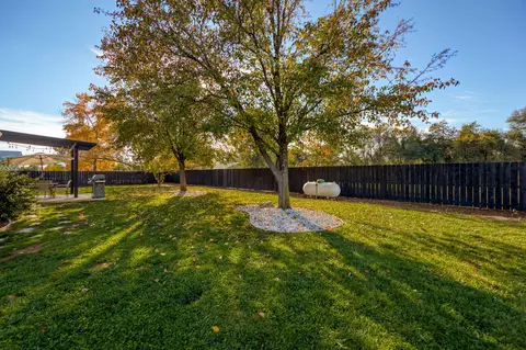 20203 Eastview Dr, Redding, CA 96002 photo 41