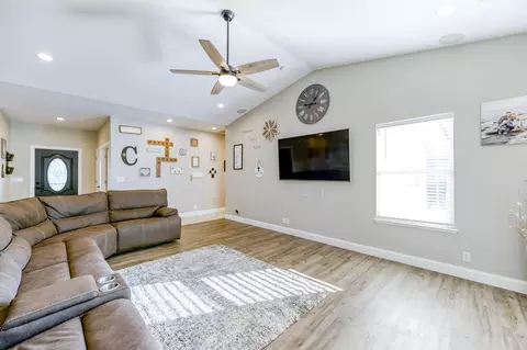 20203 Eastview Dr, Redding, CA 96002 photo 16