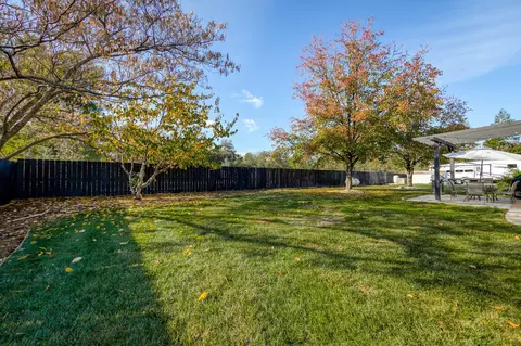 20203 Eastview Dr, Redding, CA 96002 photo 42