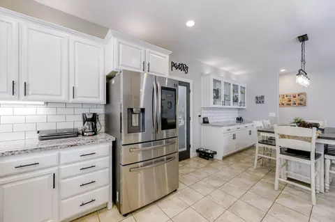 20203 Eastview Dr, Redding, CA 96002 photo 6