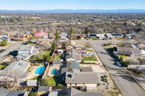 466 Rosewood Dr, Redding, CA 96003 photo 42