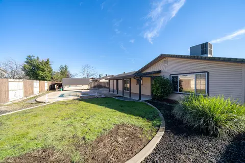 466 Rosewood Dr, Redding, CA 96003 photo 33