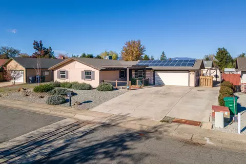 466 Rosewood Dr, Redding, CA 96003 photo 25