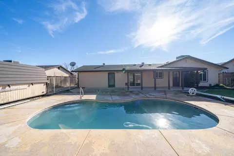 466 Rosewood Dr, Redding, CA 96003 photo 37