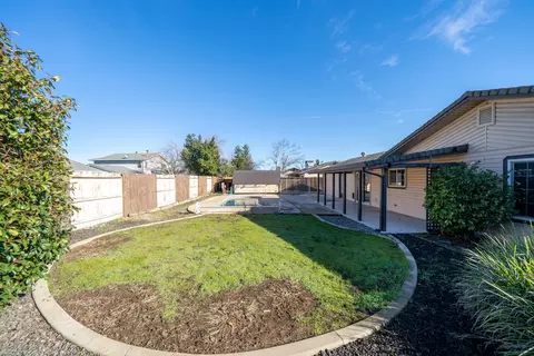 466 Rosewood Dr, Redding, CA 96003 photo 34