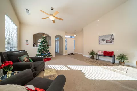 673 San Gabriel St, Redding, CA 96003 photo 9