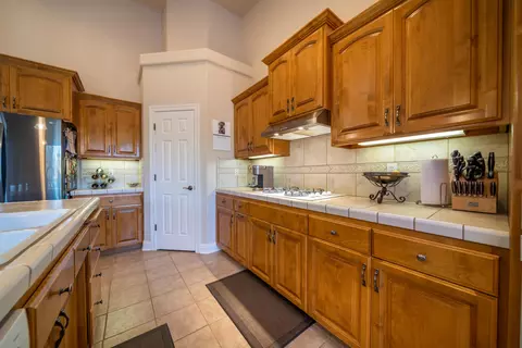 673 San Gabriel St, Redding, CA 96003 photo 17