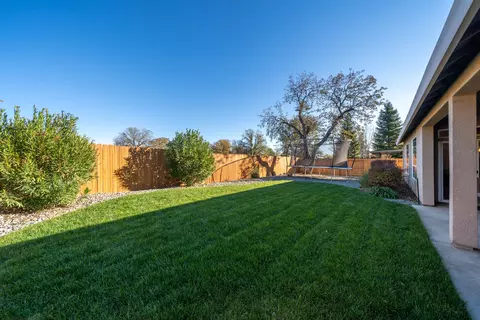 673 San Gabriel St, Redding, CA 96003 photo 36