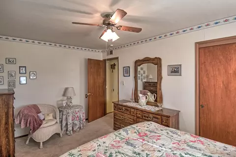 1589 Derby Ln, Redding, CA 96002 photo 11