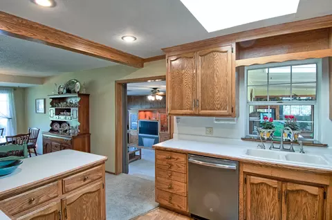 1589 Derby Ln, Redding, CA 96002 photo 9
