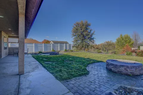 2126 Cadjew St, Redding, CA 96003 photo 40