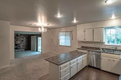 1252 Lorraine Dr, Redding, CA 96002 photo 11
