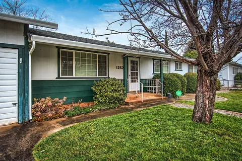 1252 Lorraine Dr, Redding, CA 96002 photo 5