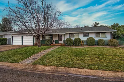 1252 Lorraine Dr, Redding, CA 96002 photo 1