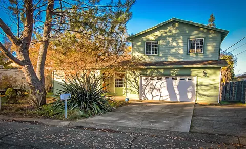 6712 Reflection St, Redding, CA 96001 photo 1