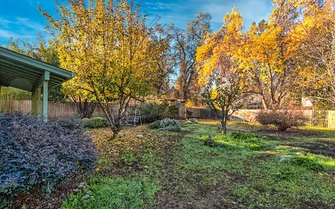 6712 Reflection St, Redding, CA 96001 photo 23