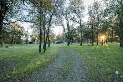 11816 Rebecca Ln, Redding, CA 96003 photo 19