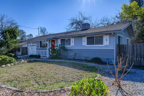 1215 Riviera Dr, Redding, CA 96001 photo 2
