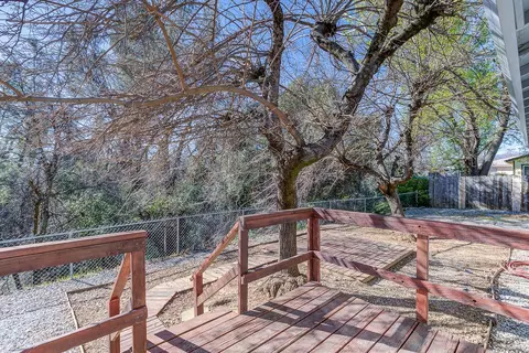 1215 Riviera Dr, Redding, CA 96001 photo 24