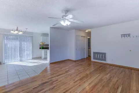 1215 Riviera Dr, Redding, CA 96001 photo 5