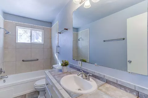 1215 Riviera Dr, Redding, CA 96001 photo 11