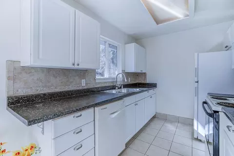 1215 Riviera Dr, Redding, CA 96001 photo 8