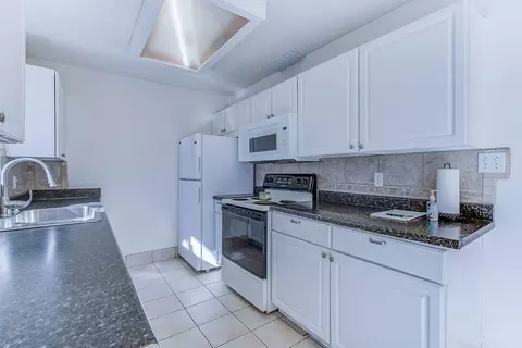 1215 Riviera Dr, Redding, CA 96001 photo 9