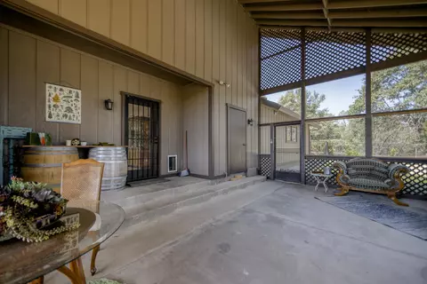 21943 Sagebrush Trl, Redding, CA 96003 photo 4