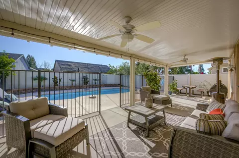2109 Maudray Way, Redding, CA 96003 photo 10