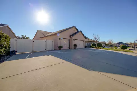 2109 Maudray Way, Redding, CA 96003 photo 3
