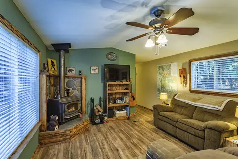 9352 Pharisee Dr, Shingletown, CA 96088 photo 2
