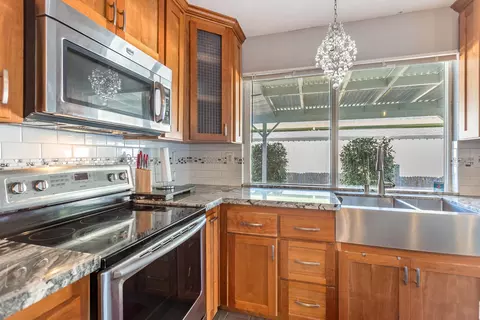 3650 Riverview Dr, Redding, CA 96001 photo 16