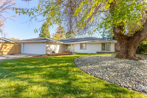 3650 Riverview Dr, Redding, CA 96001 photo 3