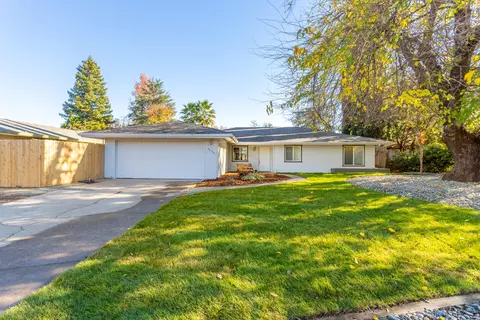 3650 Riverview Dr, Redding, CA 96001 photo 1