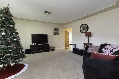 2816 Squire Ave, Redding, CA 96002 photo 2