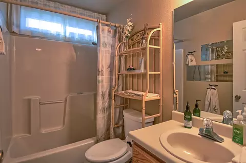 3268 Auburn Dr, Redding, CA 96001 photo 24