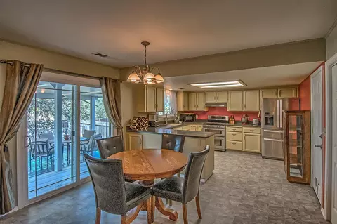 3268 Auburn Dr, Redding, CA 96001 photo 10