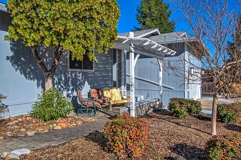 3268 Auburn Dr, Redding, CA 96001 photo 4