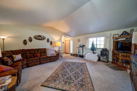 16995 Santa Barbara Dr, Redding, CA 96003 photo 8