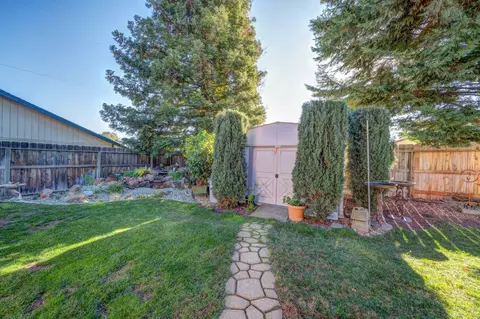 16995 Santa Barbara Dr, Redding, CA 96003 photo 38