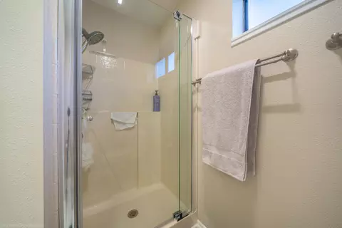2405 Annette Dr, Redding, CA 96001 photo 17