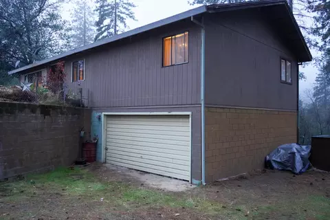 17586 Pine View Dr, Redding, CA 96003 photo 26