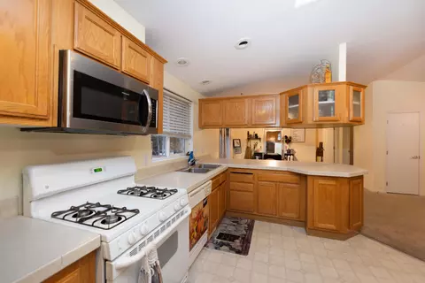 1047 Valli Ct, Redding, CA 96003 photo 6