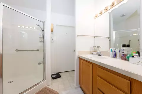 1047 Valli Ct, Redding, CA 96003 photo 9